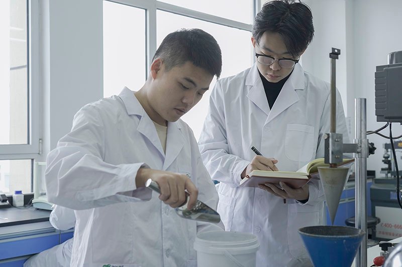 Zovae-test-report-technicians-in-laboratory